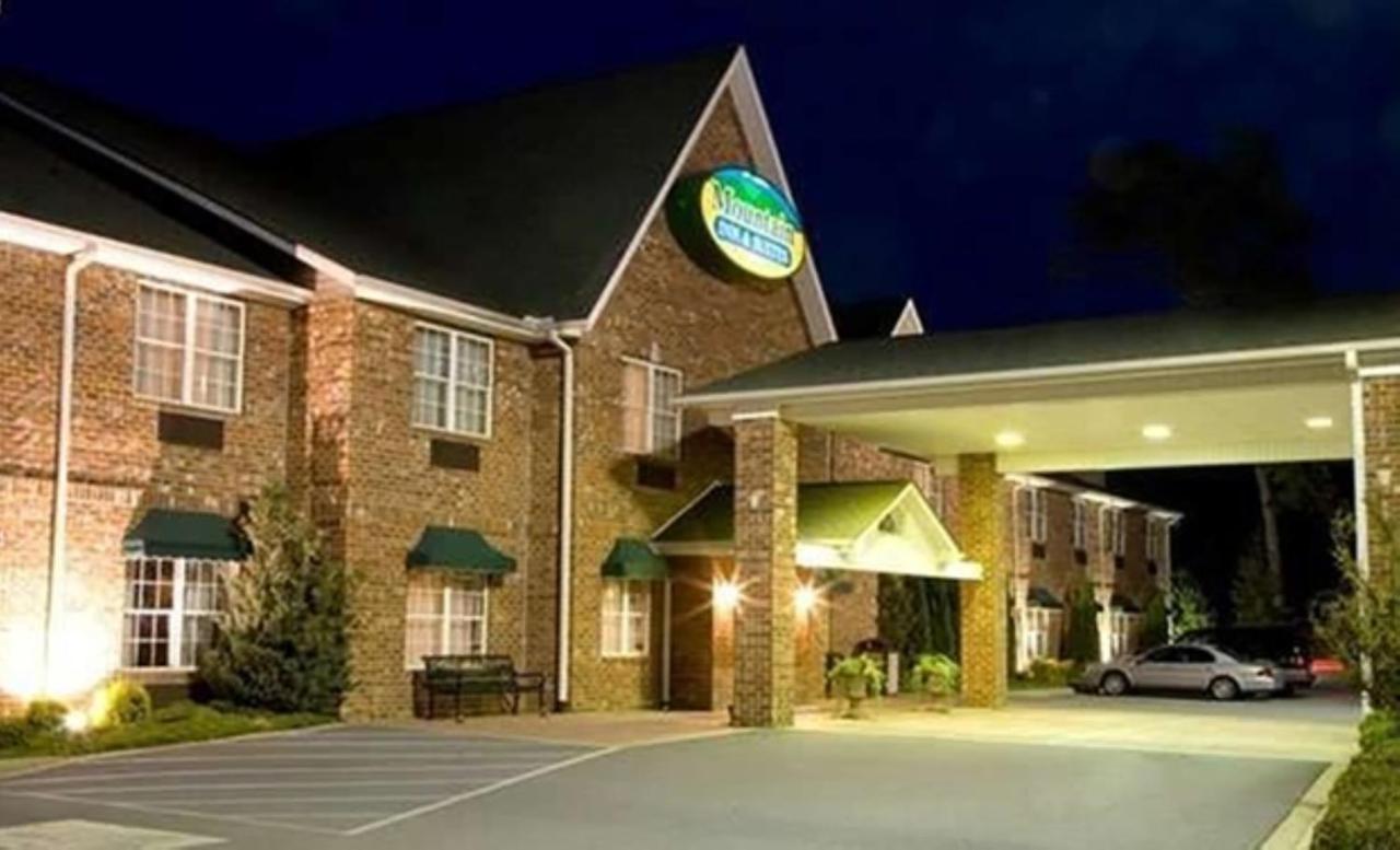 Mountain Inn & Suites Flat Rock Dış mekan fotoğraf